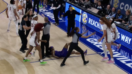 Fight breaks out during SEC championship between LSU and South Carolina